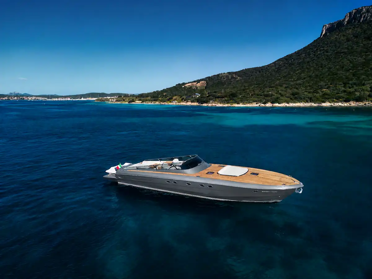 Scafo grigio configuratore Design Your Refit